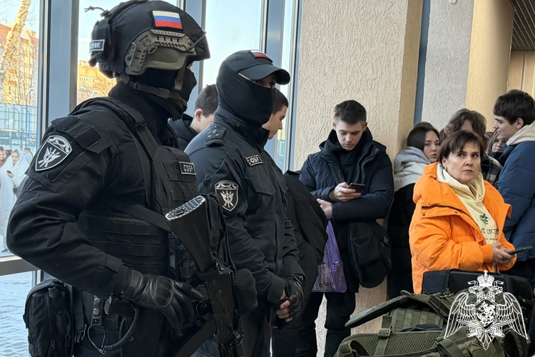 Росгвардейцы рассказали о службе молодым жителям Смоленска на фестивале «Ключи»