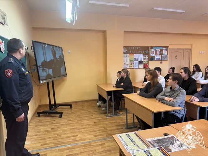  Школьники познакомились с возможностями службы в Росгвардии