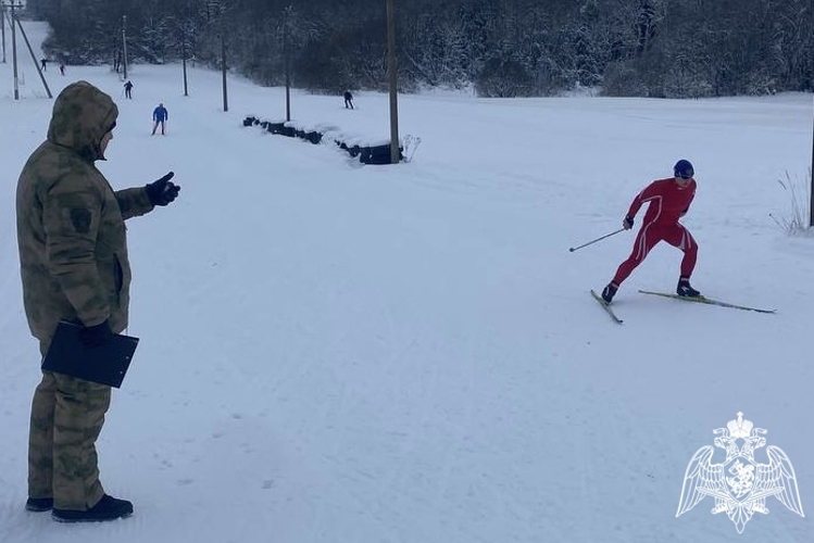 Росгвардейцы проверили силы в чемпионате по лыжным гонкам в Смоленске