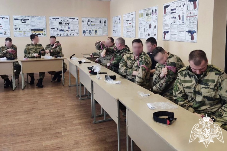 БОЙЦЫ ОМОН «КРИВИЧ» РОСГВАРДИИ ПРОВЕЛИ СПЕЦИАЛЬНЫЕ ЗАНЯТИЯ ПО ТАКТИЧЕСКОЙ МЕДИЦИНЕ