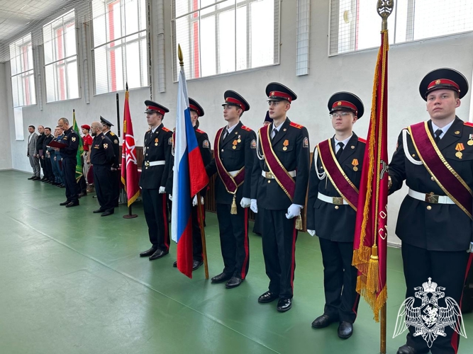 Смоленские росгвардейцы поздравили кадет с Днем защитника Отечества