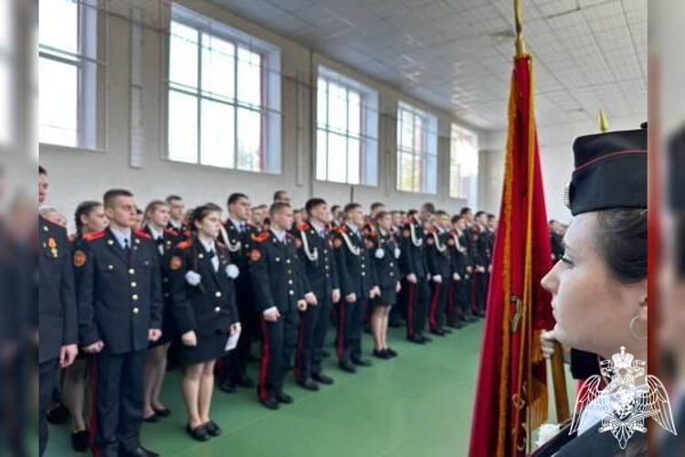 Смоленские росгвардейцы поздравили кадет с Днем защитника Отечества