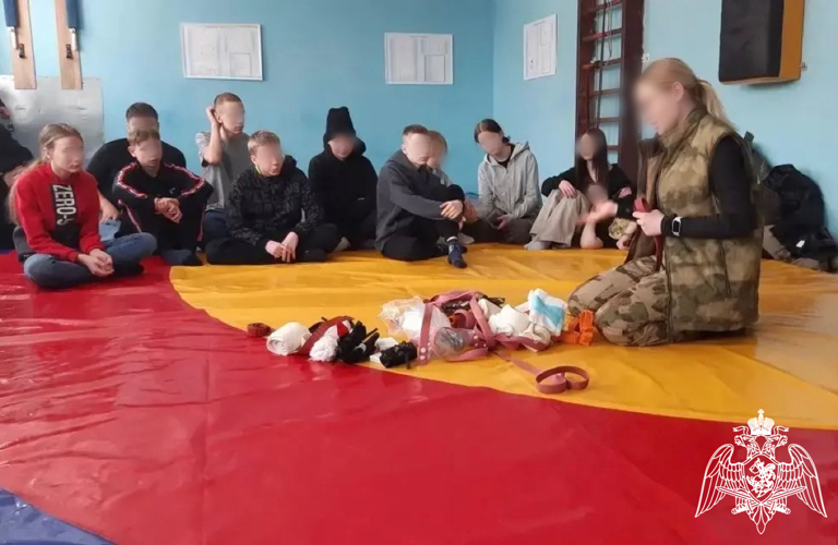 Смоленский ОМОН открыл свои двери для воспитанников детского дома