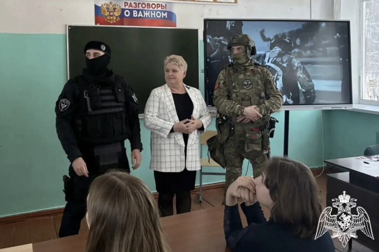 Школьников пригласили стать настоящими защитниками Родины