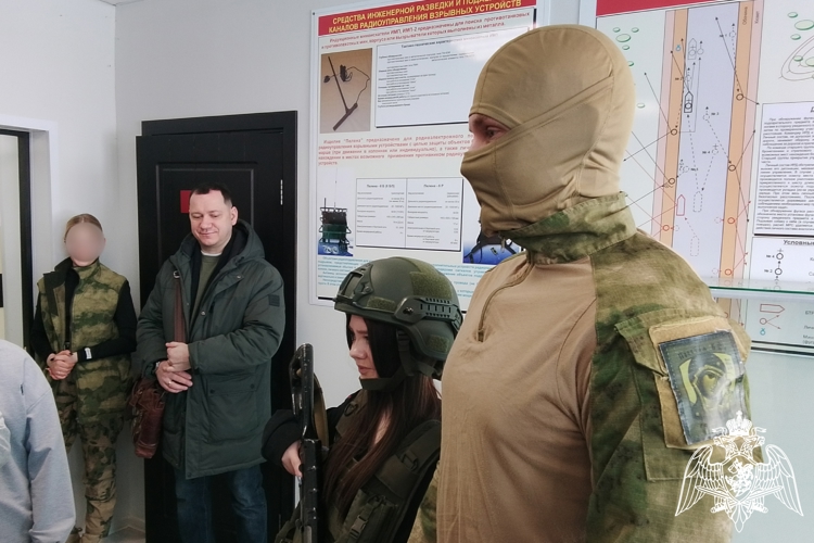 Смоленский ОМОН открыл свои двери для воспитанников детского дома