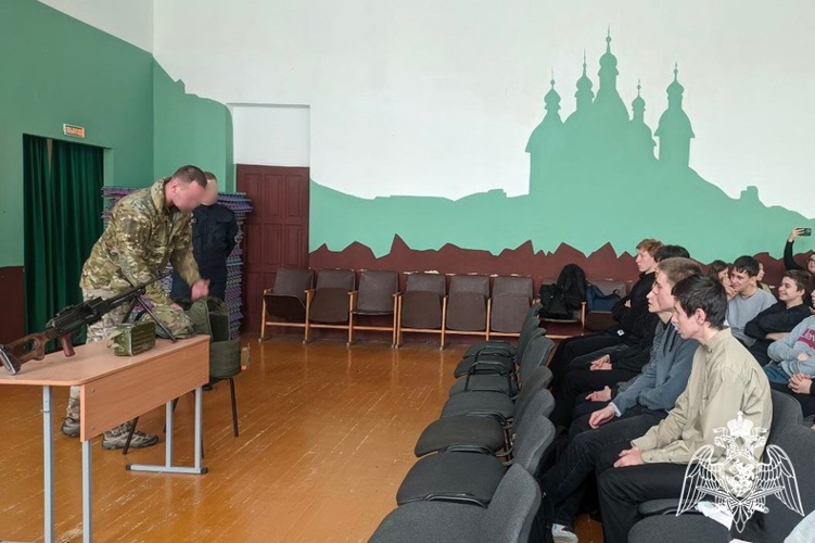 Школьников пригласили стать настоящими защитниками Родины