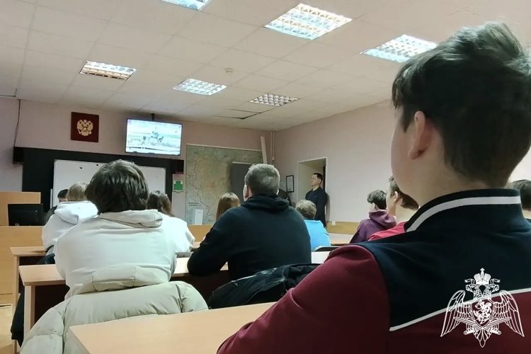 Представитель Росгвардии выступил на круглом столе в Смоленске по противодействию экстремизму и терроризму