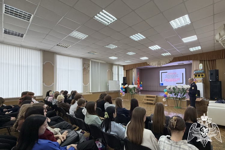 Представитель Росгвардии выступил на круглом столе в Смоленске по противодействию экстремизму и терроризму