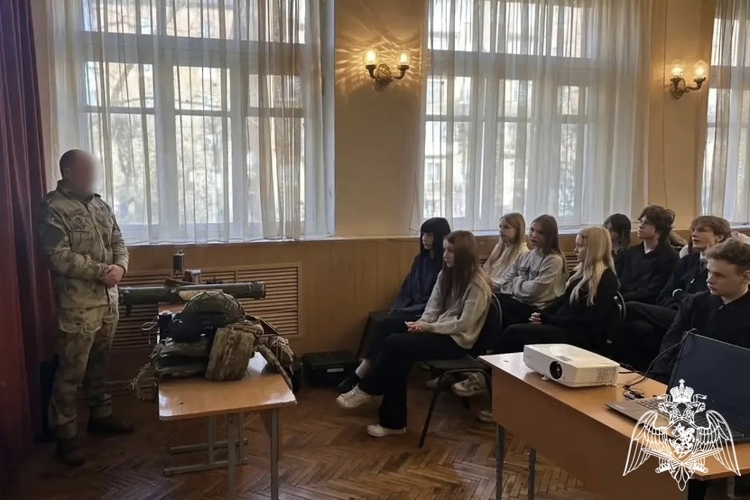 Росгвардейцы встретились со смоленскими школьниками