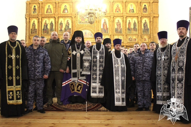 Росгвардия и Смоленская митрополия совместно провели крестный ход в городе Вязьма