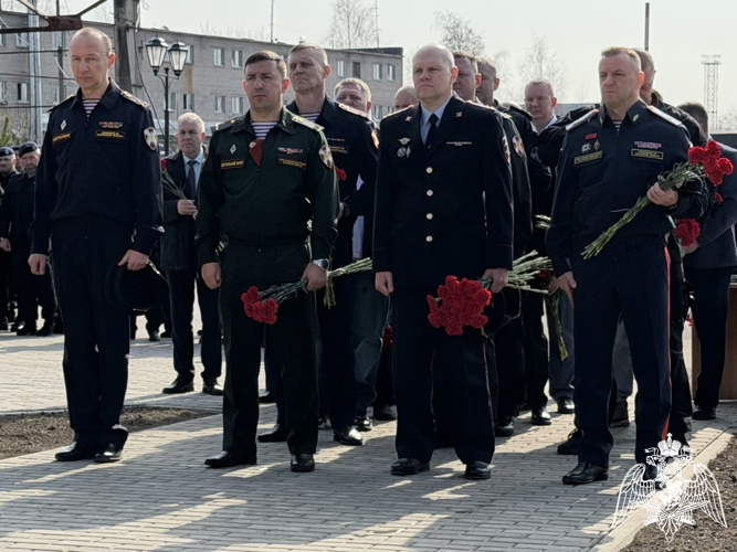 Мемориальный комплекс сотрудникам, погибшим при исполнении служебного долга открыли в Смоленске