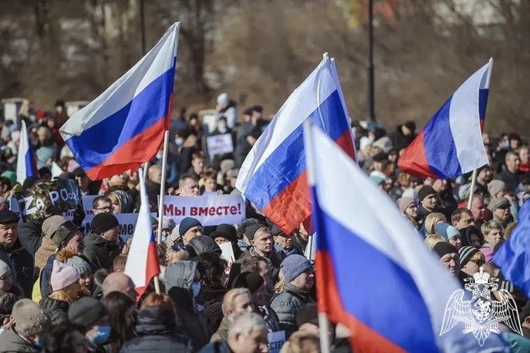 Смоленские росгвардейцы обеспечили безопасность праздничных мероприятий в День воссоединения Крыма с Россией