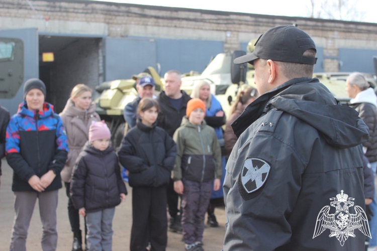 В Смоленске прошел день открытых дверей, посвященный 10-летию Росгвардии