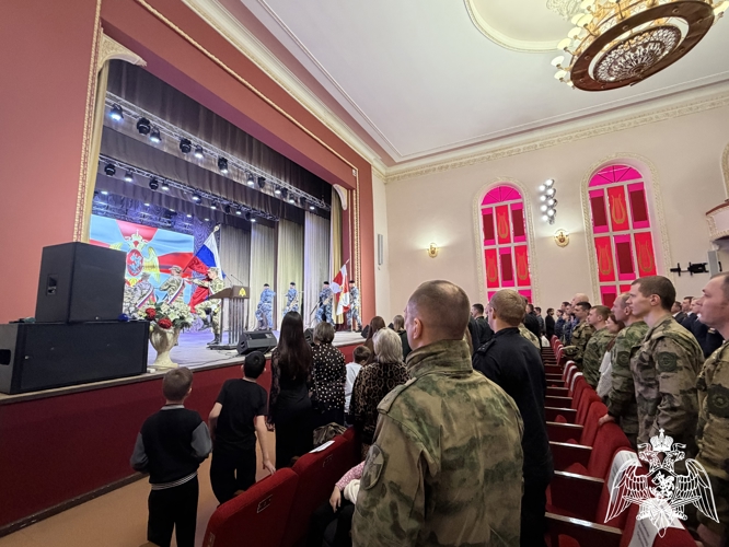 В Смоленской области отметили 10-летие Росгвардии и 215-летие войск правопорядка