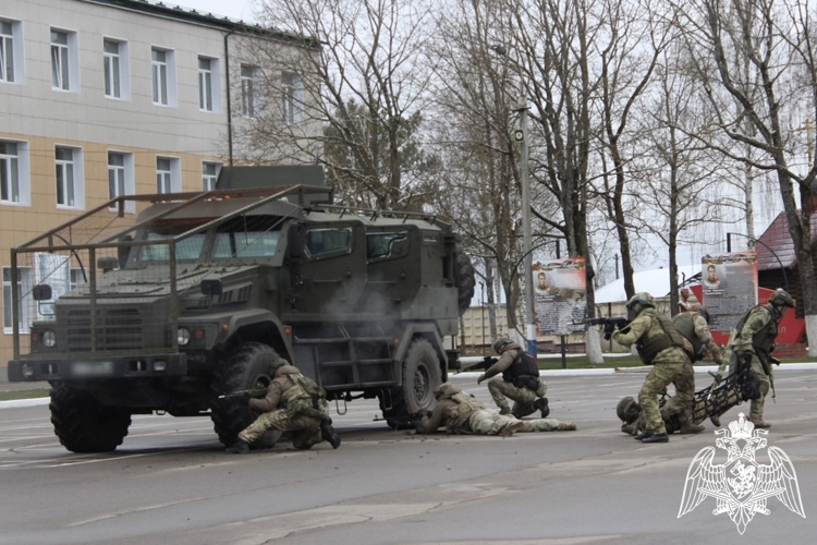 В Смоленской области росгвардейцы приняли участие во всероссийской акции «День призывника» 