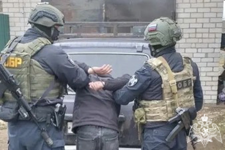 ПРИ СИЛОВОЙ ПОДДЕРЖКЕ СОБР РОСГВАРДИИ В СМОЛЕНСКЕ ЗАДЕРЖАН ПОДОЗРЕВАЕМЫЙ В УБИЙСТВЕ (ВИДЕО)