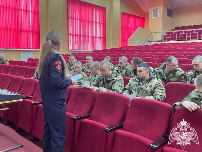 Сотрудники Росгвардии провели агитационные мероприятия по приему на службу