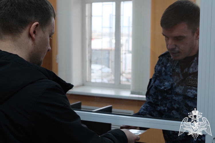 СОТРУДНИКИ ЦЛРР РЕГИОНАЛЬНОГО УПРАВЛЕНИЯ РОСГВАРДИИ НАПОМИНАЮТ ОБ ОГРАНИЧЕНИЯХ В СФЕРЕ ОБОРОТА ОРУЖИЯ В ПЕРИОД МАЙСКИХ ПРАЗДНИКОВ