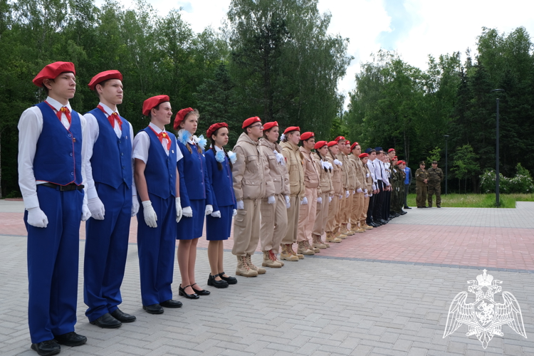 Представитель Росгвардии приветствовал участников регионального слета