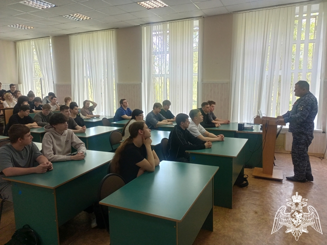 Росгвардейцы провели патриотические мероприятия для учащихся в Смоленской области