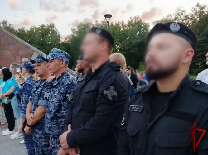 Смоленские росгвардейцы присоединились к акции «Лучи Победы» 
