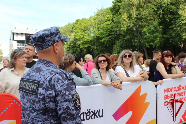 Росгвардейцы обеспечили безопасность во время проведения праздника «Выпускной-2026»