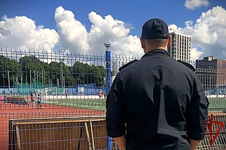 Росгвардейцы обеспечили безопасность футбольного матча  в Смоленске