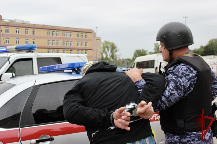 Росгвардейцы провели тактико-специальные занятия на охраняемом объекте в Смоленской области