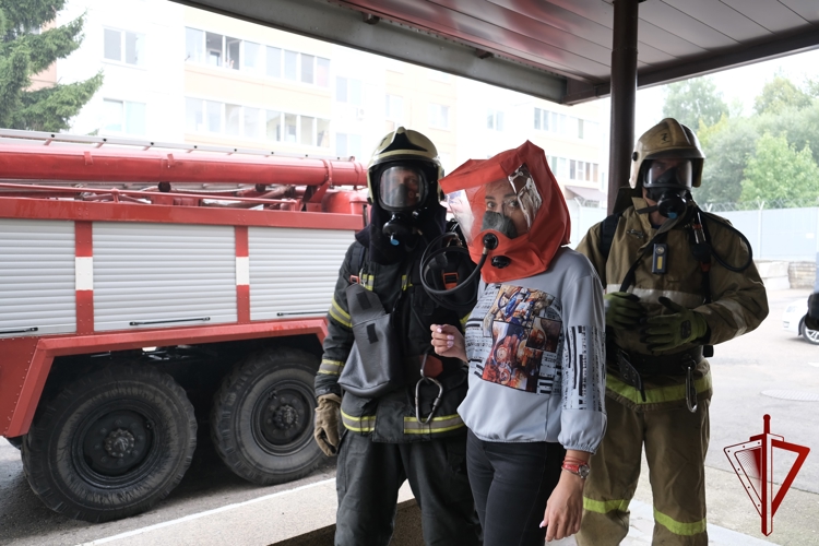 В Смоленске росгвардейцы провели совместную противопожарную тренировку с МЧС