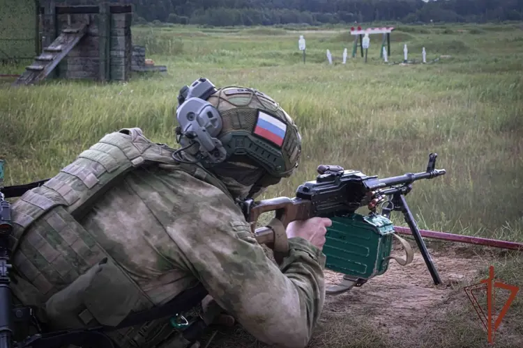 Шесть сотрудников Центрального округа Росгвардии прошли испытания на знак отличия полицейского спецназа