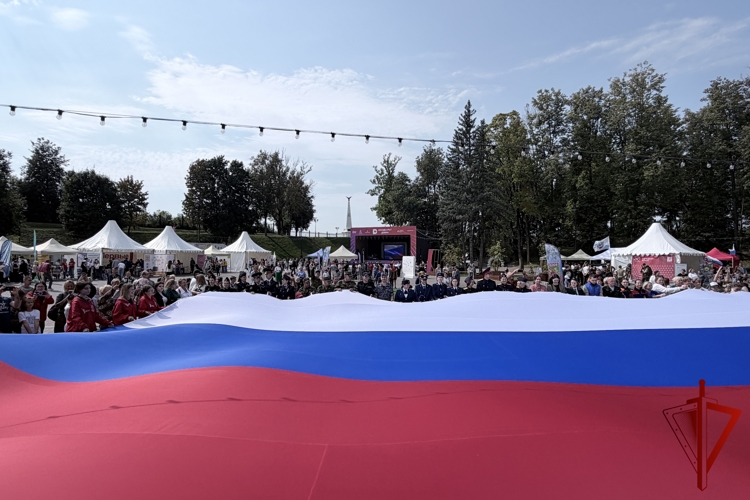 В Смоленской области прошли мероприятия, посвященные Дню государственного флага