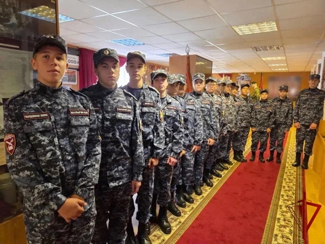 Патриотические сборы учащихся профильного кадетского класса Росгвардии завершились в Смоленске