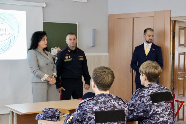 Торжественная встреча начальника Управления Росгвардии по Смоленской области с кадетами состоялась в Смоленске