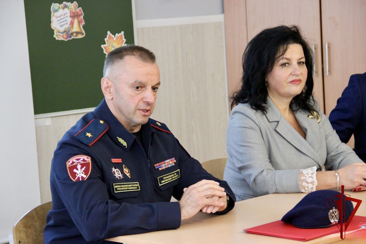 Торжественная встреча начальника Управления Росгвардии по Смоленской области с кадетами состоялась в Смоленске