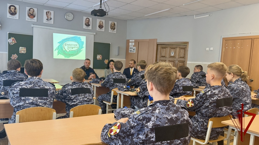 Торжественная встреча начальника Управления Росгвардии по Смоленской области с кадетами состоялась в Смоленске