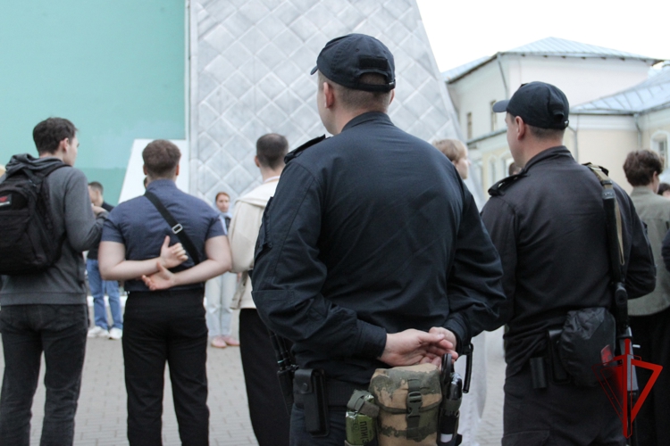 Росгвардейцы обеспечили порядок и безопасность во время пребывания в Смоленске мощей святителя Спиридона Тримифунтского