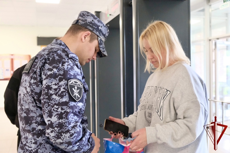 Более 700 росгвардейцев обеспечили правопорядок в Единый день голосования в Смоленской области