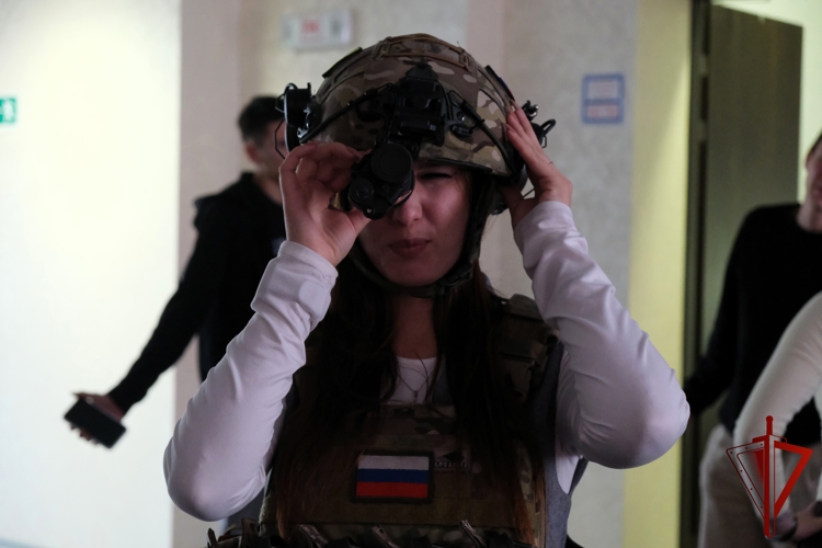 Смоленские росгвардейцы приняли участие в акции «День карьеры»