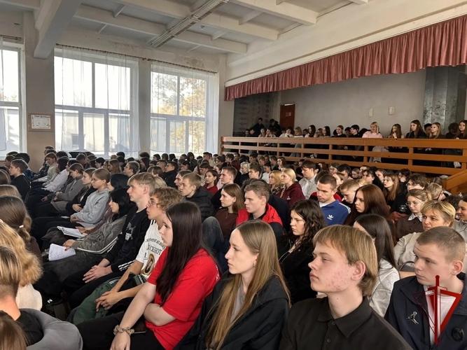 Росгвардейцы провели профориентационную встречу в Рославле